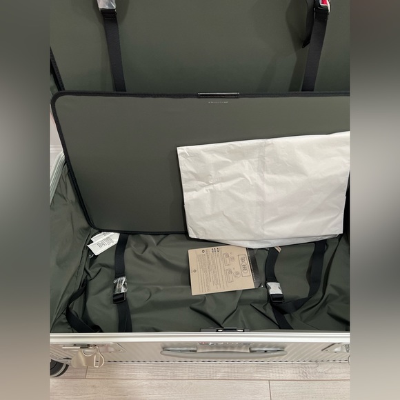 FPM Milano Bank Trunk On Wheels Suitcase 96LT - Picture 12 of 12